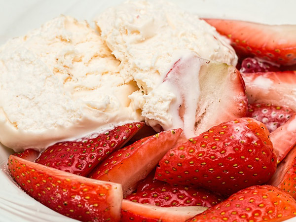 Fresh Strawberries, Vanilla ice cream & Pear Williams Schnapps